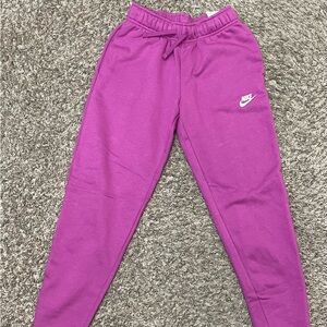 Women’s Nike joggers nwt